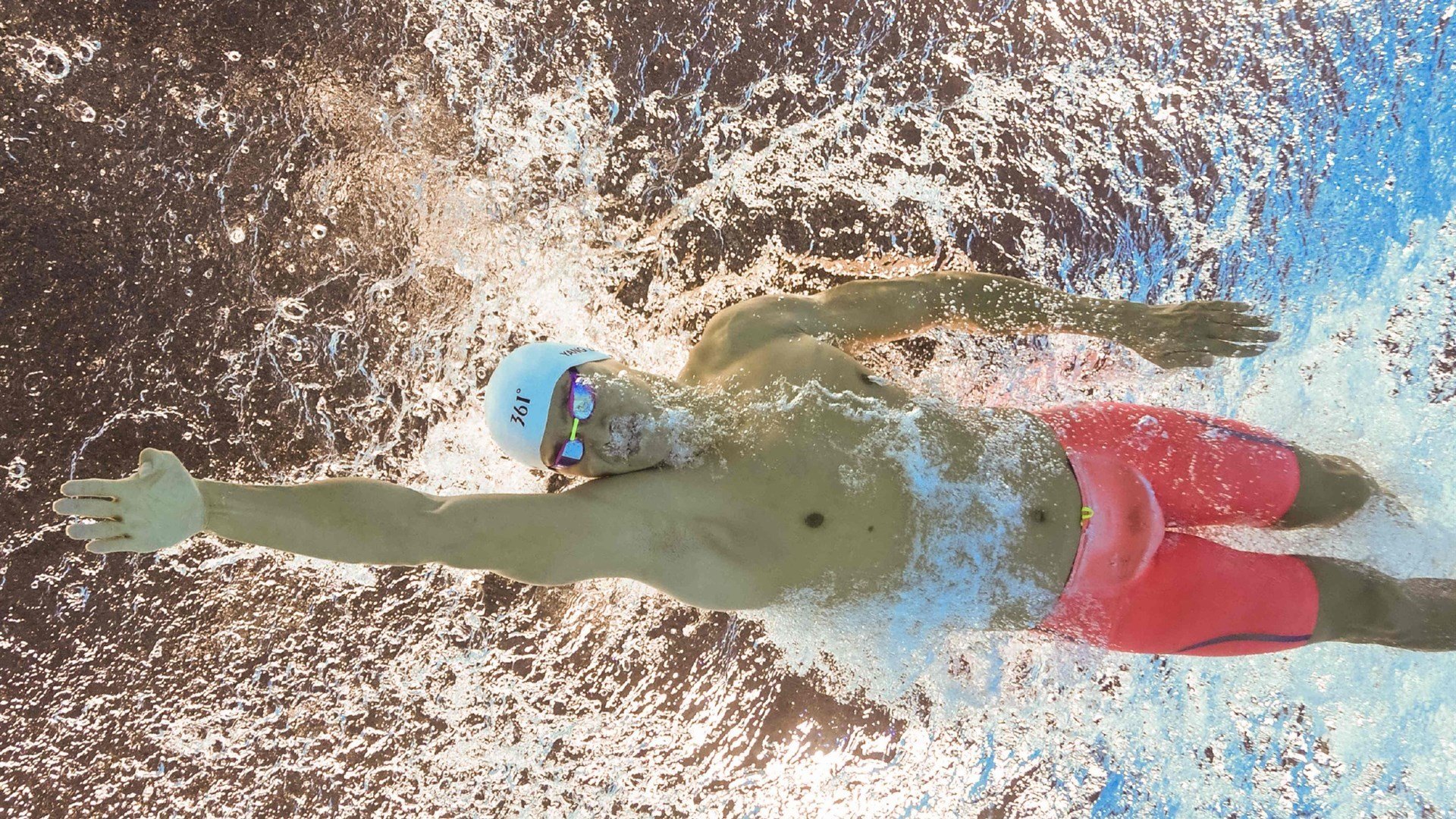 “青训营地成功举办国际青少年足球交流营”，国际青少年足球邀请赛