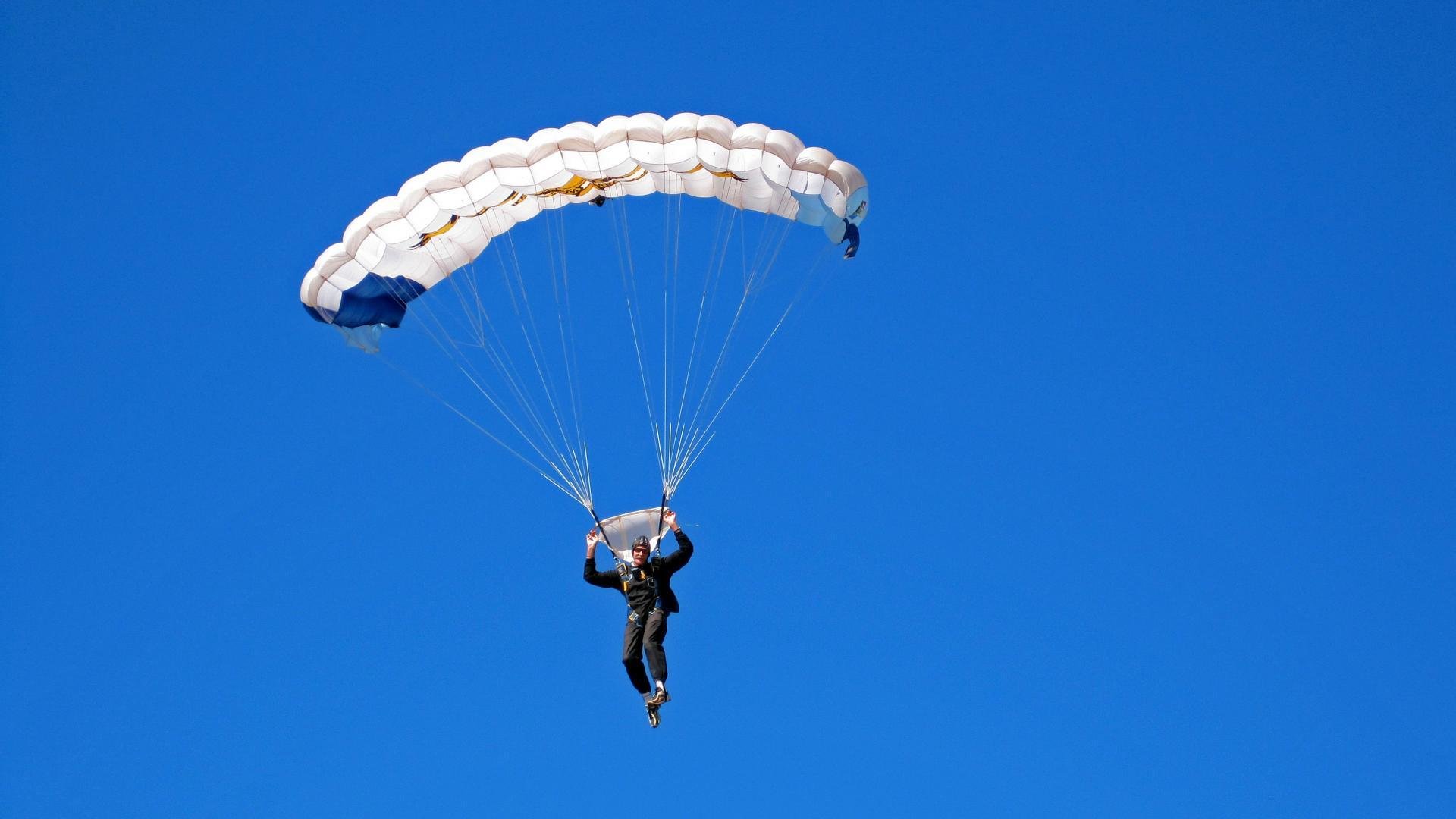 退役球星如影随形：他们在幕后为联盟出谋划策