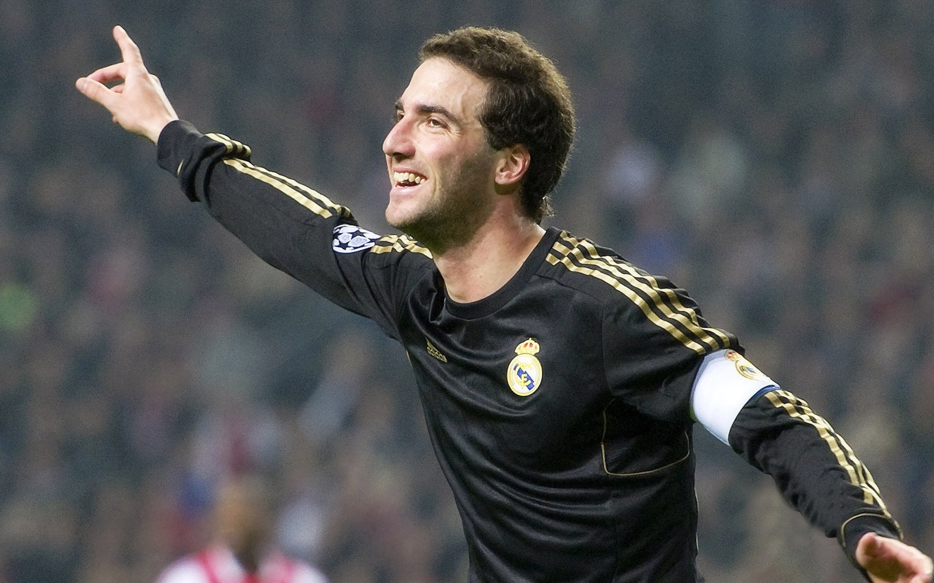 杜塞尔多夫遭遇连败,逐渐滑向积分榜下游,杜塞尔多夫怎么样